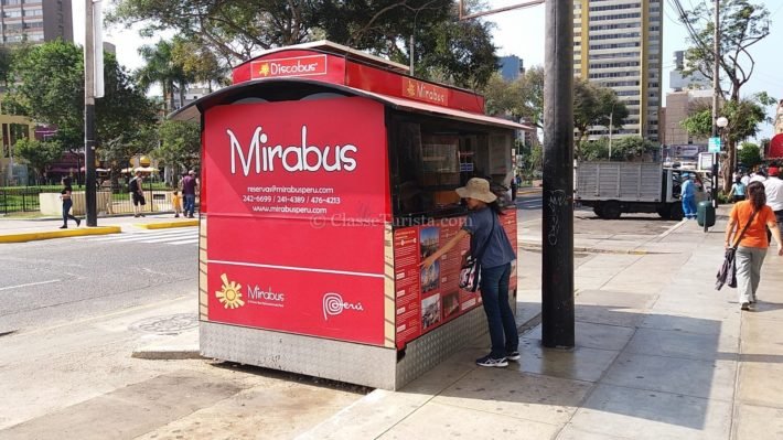 Stand da Mirabus na Praça Kennedy, Lima, Peru