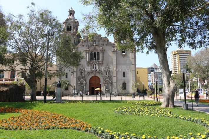 Paróquia Virgem Milagrosa, Praça Kennedy, Lima, Peru