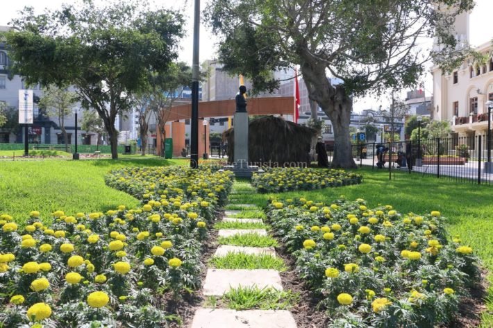 Parque Central de Miraflores, Lima, Peru