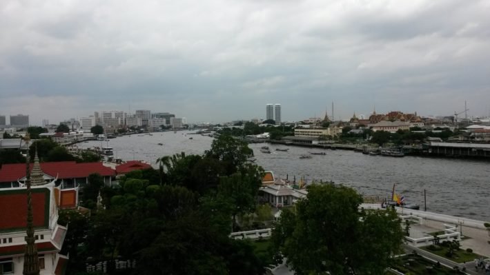 Vista do Rio Chao Phraya a partir do Wat Arun