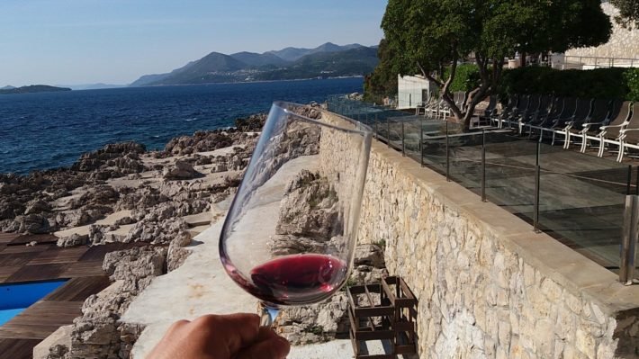 Provando um Vinho da Croácia em Dubrovnik