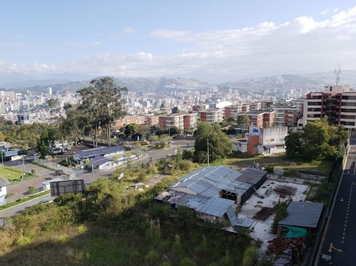 Vista a partir do terraço do Citimed Hotel, Quito