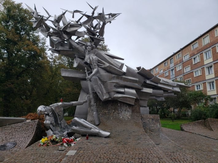 Monumento dos Defensores dos Correios de Gdansk (Pomnik Obrońców Poczty Polskiej w Gdańsku)