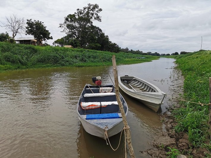 Troca de Embarcação no Canal do Jari, Alter do Chão, Pará