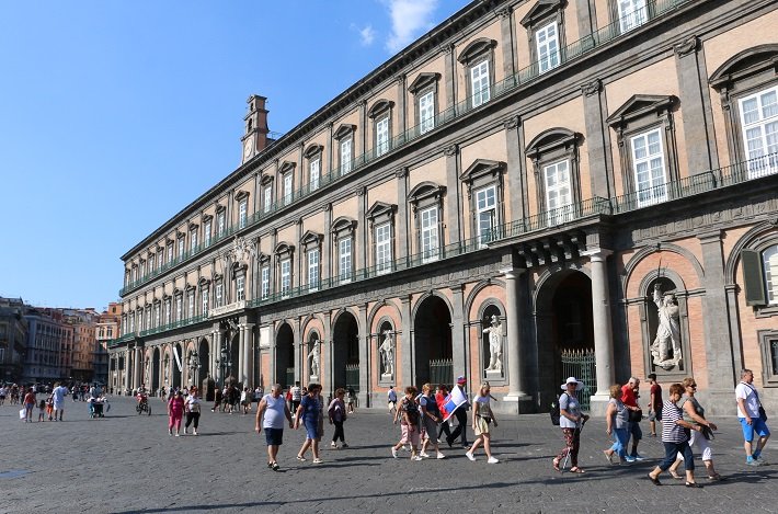 Palácio Real, Nápoles, Itália