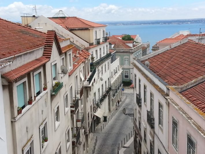 Alfama: um dos bairros tradicionais de Lisboa