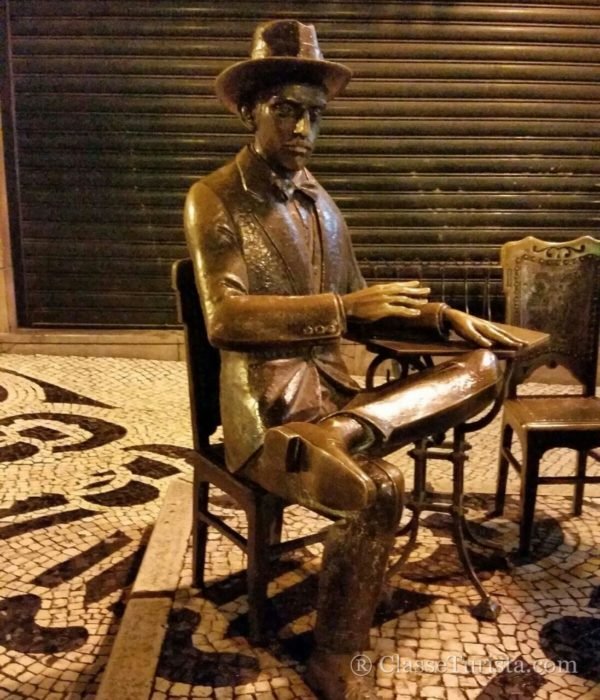 Fernando Pessoa Statue at Chiado