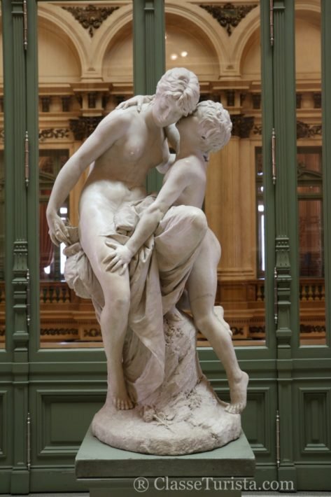 Escultura no Teatro Colón, Buenos Aires