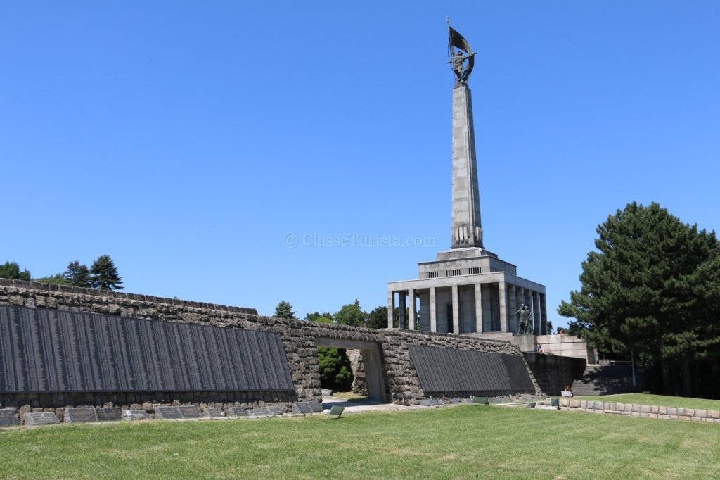 Monumento Slavín