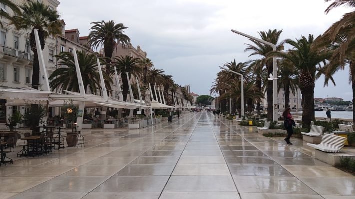 Riva Promenade - Dia Chuvoso em Split