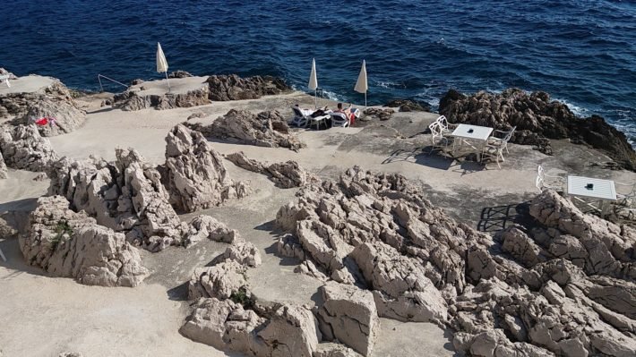 Tomando sol nas rochas, Hotel Ariston Dubrovnik