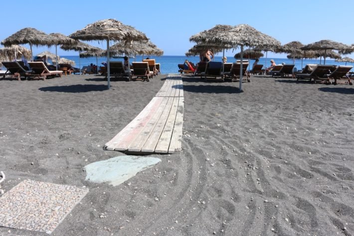 Praia de Perivolos, Santorini, Grécia