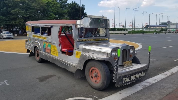 Veículo de Transporte Público Urbano em Manila, Filipinas