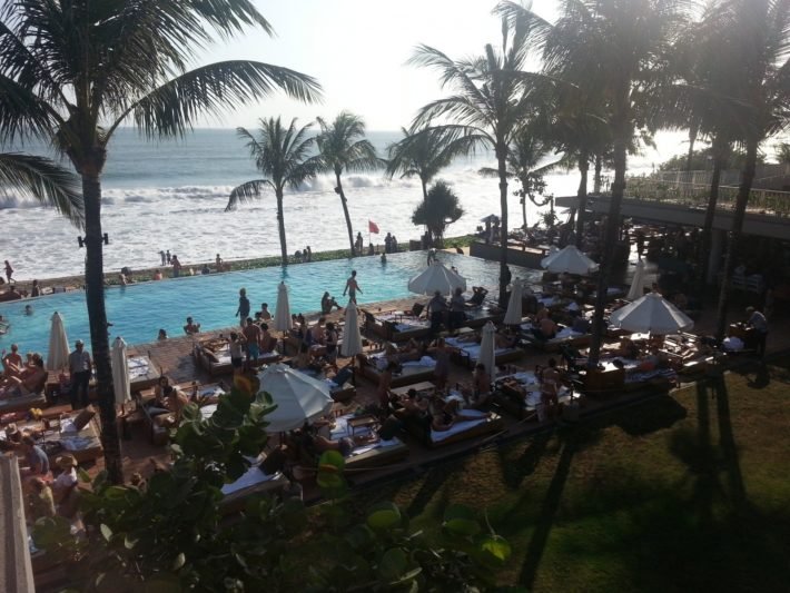 Beach Club em Seminyak, Ilha de Bali, Indonésia