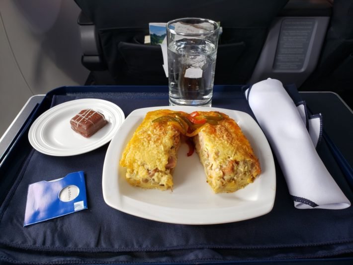 Meal of flight between Cartagena (CTG) and Panama City (PTY), Business Class, Copa Airlines