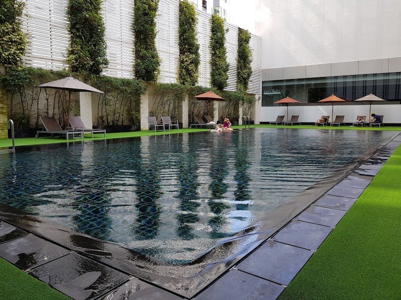 Mandarin Hotel Bangkok Swimming Pool