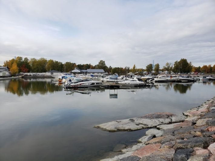 Waterfront near Sibelius Park: walking around is a plesant experience.