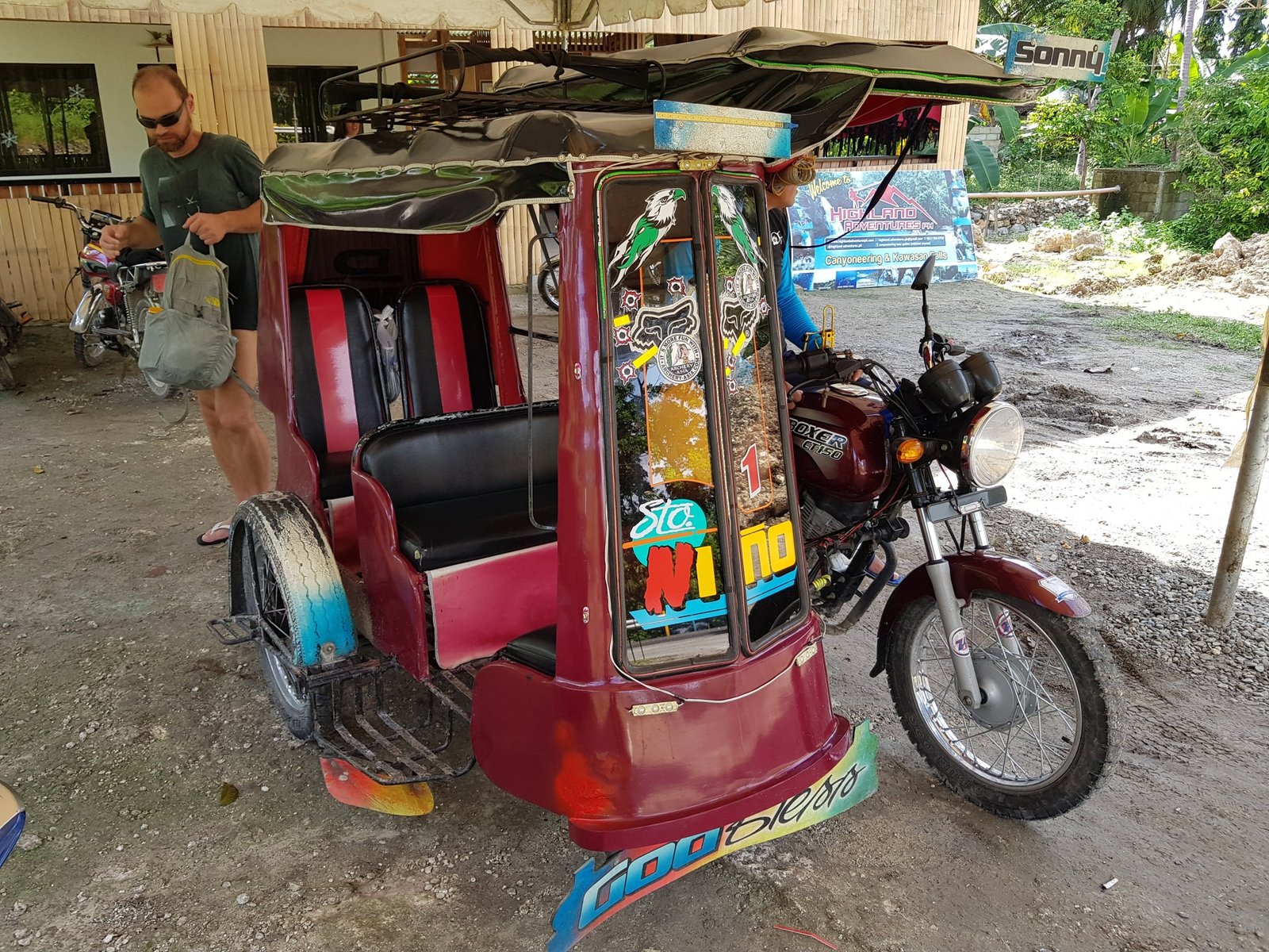 Veículo para as Kawasan Falls, Ilha de Cebu, Filipinas