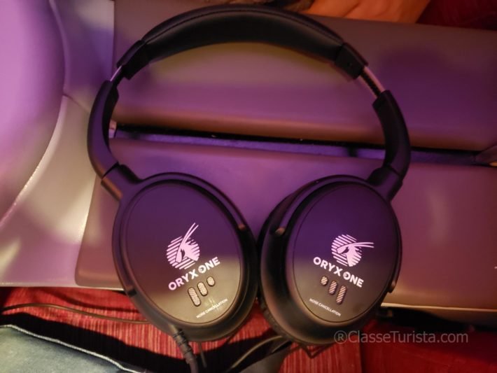 Noise-canceling headset, Qatar Airways