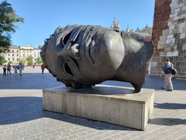 Escultura Eros Vendado, Cracóvia, Polônia