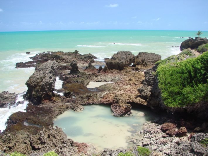 Tambaba - Piscinas Naturais na Área Não Naturista