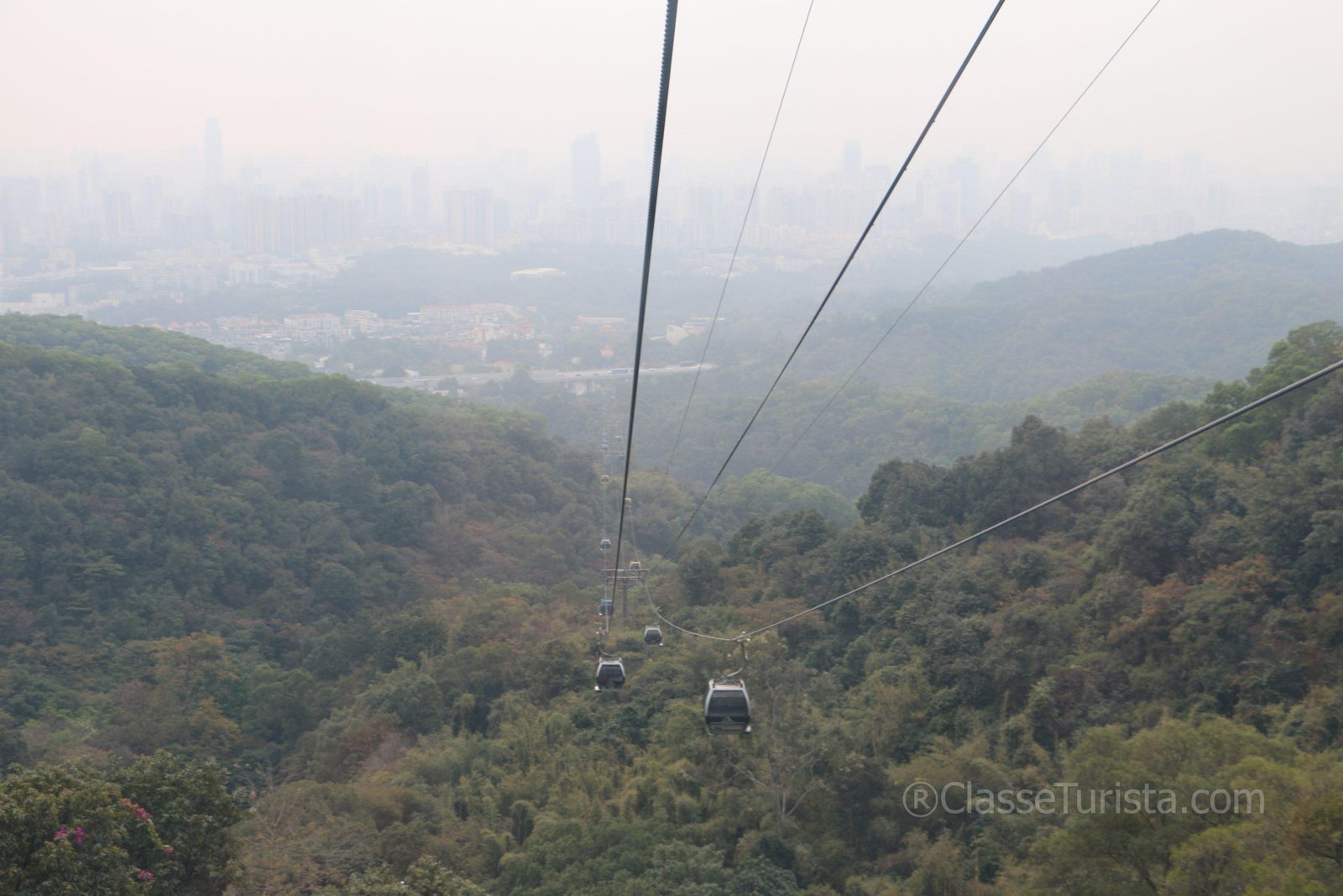 Vista de Guangzhou a partir da Baiyun Mountain
