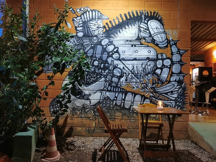 Pintura na Parede de Restaurante, Rua Dez, São Jorge, Chapada dos Veadeiros