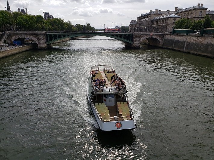 Bateaux Parisiens, Passeio de Barco pelo Rio Sena, Paris