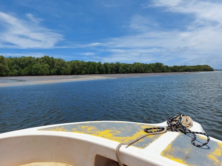 Lancha para Mangue Seco pelo Rio Piauitinga