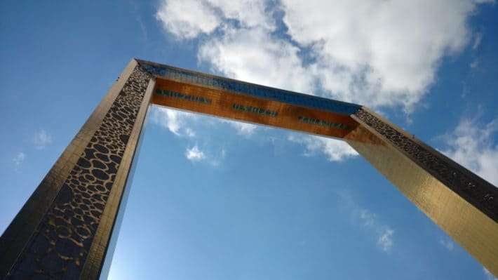 Dubai Frame (créditos: Kamil Żywolewski), Emirados Árabes Unidos