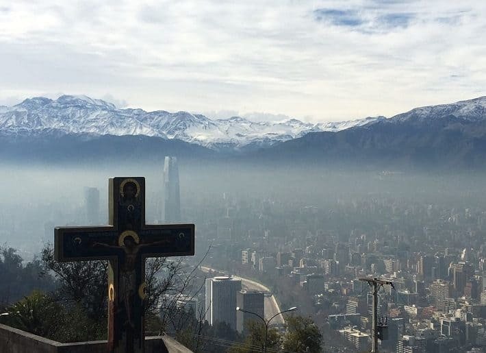 Vista de Santiago a partir do Cerro San Cristobál, Chile
