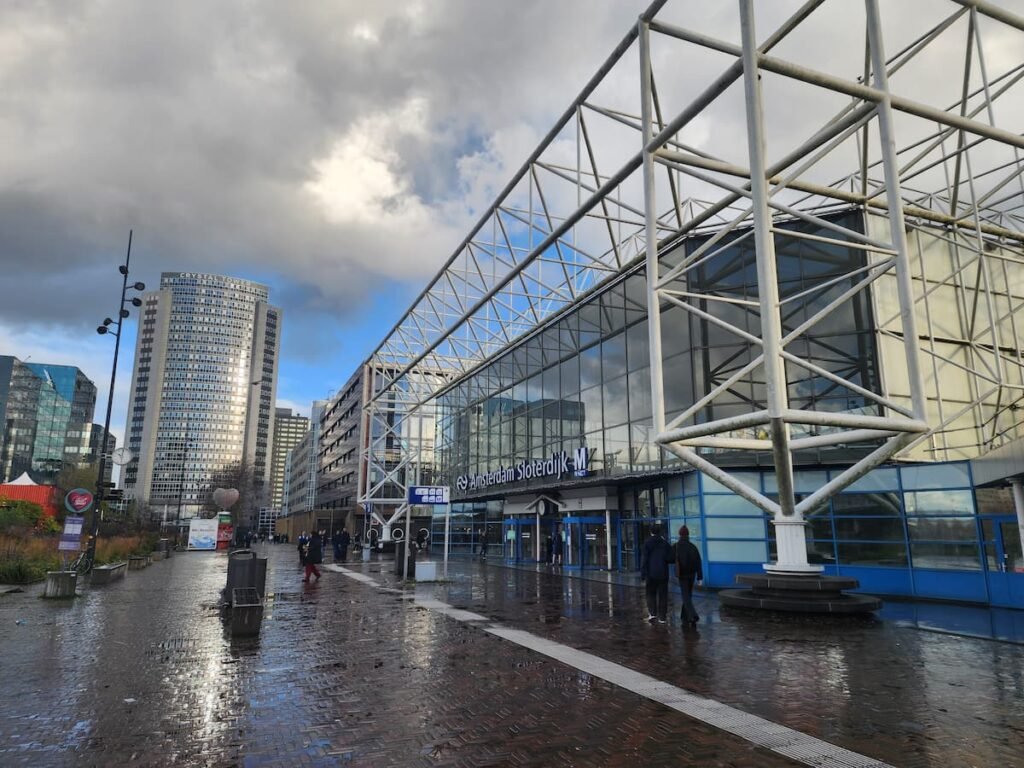 Amsterdam Sloterdijk, Estação Ferroviária de Sloterdijk