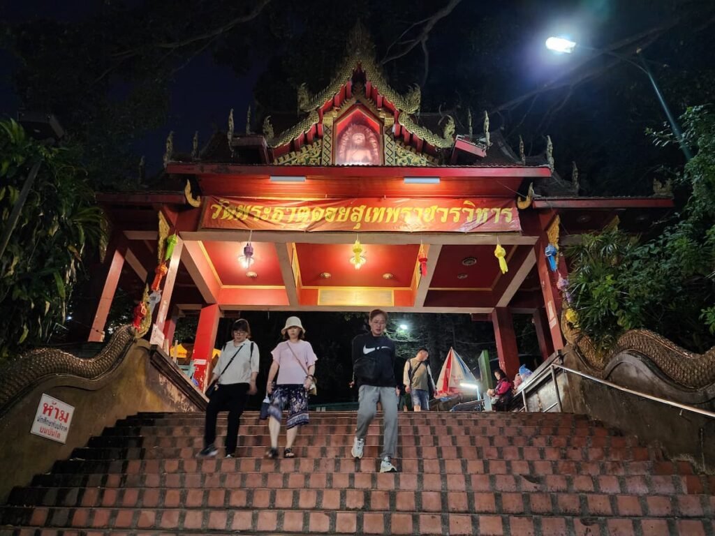 Entrada do Templo Doi Suthep, Chiang Mai