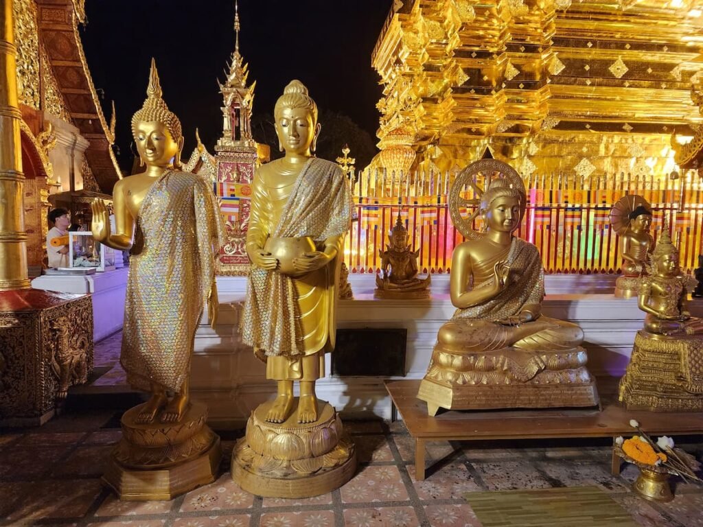 Imagens de Buda no Templo Doi Suthep