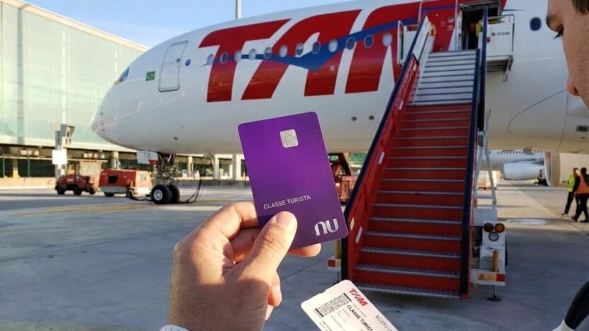 Parceria entre o cartão Nubank Black Ultravioleta e o Latam Pass para Pontos Qualificáveis